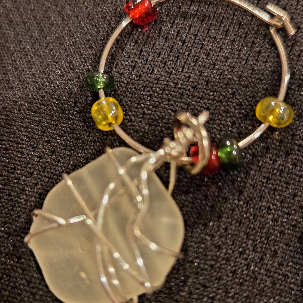 Sea Glass Wire-Wrapped Wine Charms - Green, White, Black, Blue - Picture 4 of 7